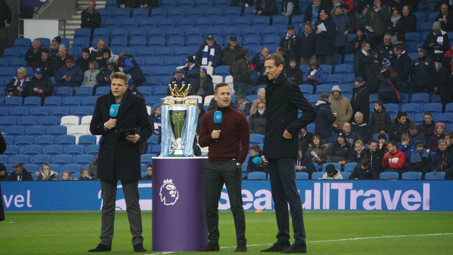 的差距越来 的差距越来