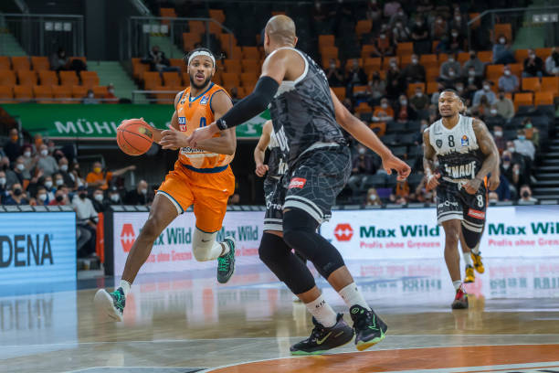 吸引来自全 吸引来自全